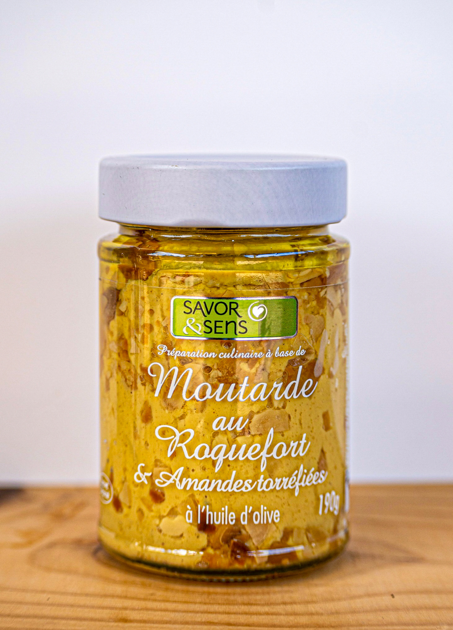 Hořčice Roquefort a pražené mandle